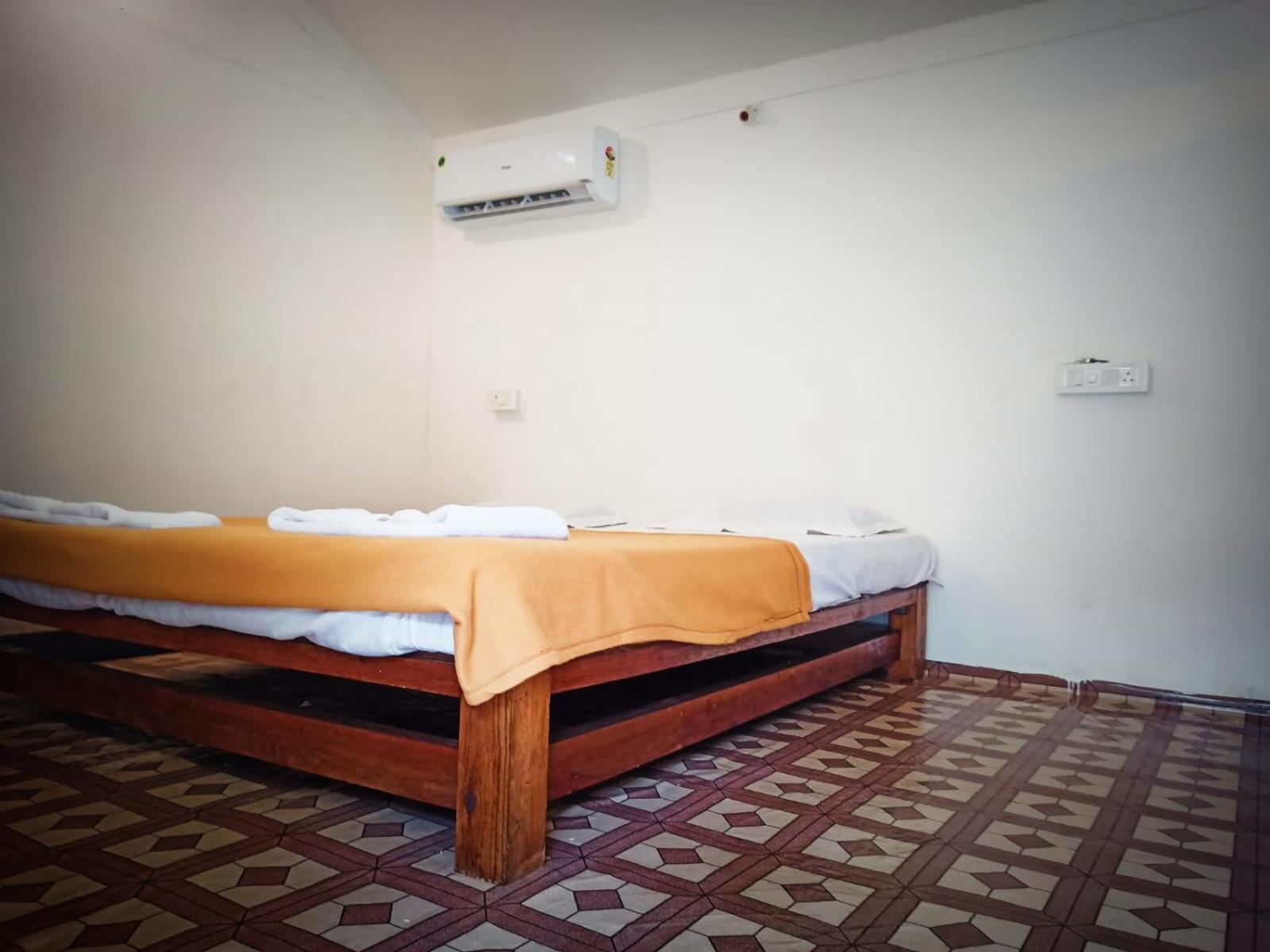 Baywatch Beach Resort Patnem Канкон Экстерьер фото